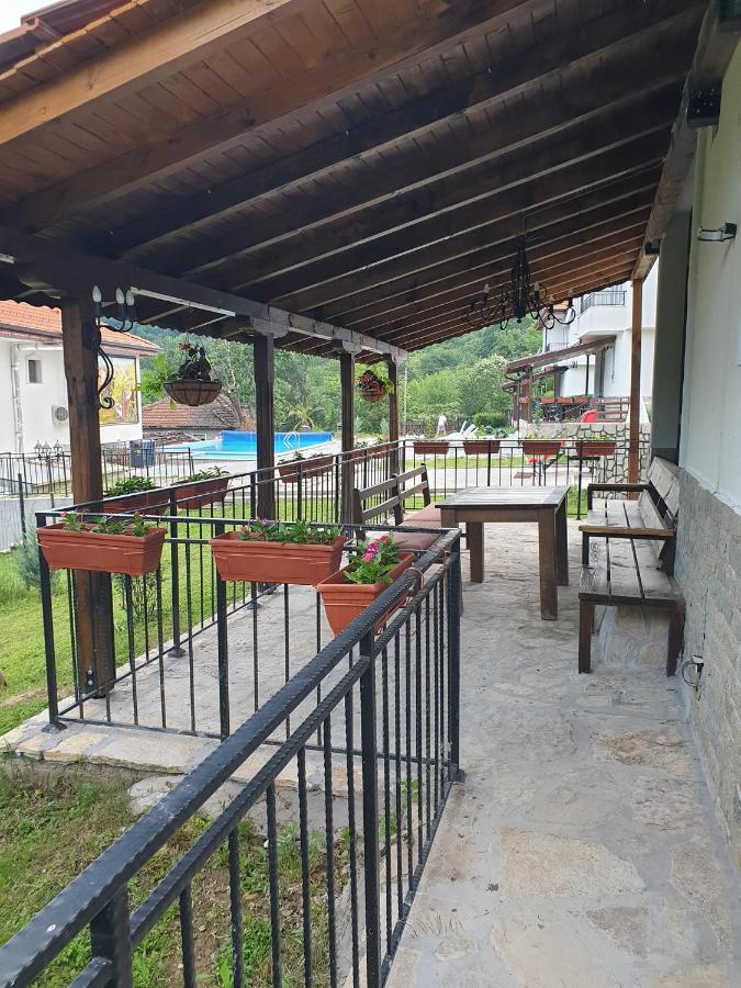 Бадевски Рай-Къща Любов Badevtsi Exterior photo